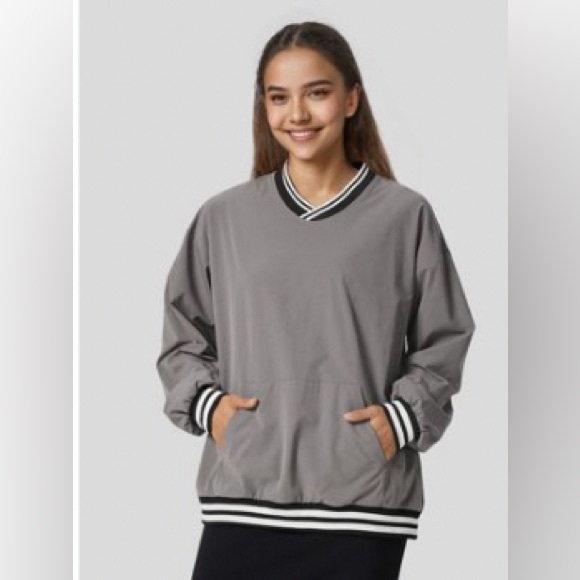 HALARA V Neck Long Sleeve Kangaroo Pocket Oversized Shirt - Picture 1 of 4